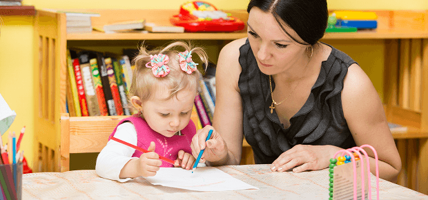 Montessori výchova doma, matka s dcérou